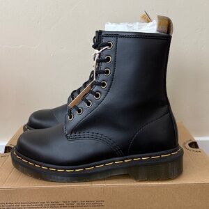 DR MARTEN VEGAN 1460 -WOMENS 6